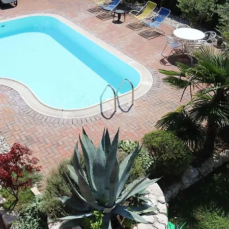 In - Gardasee 40490 * لاتيزي